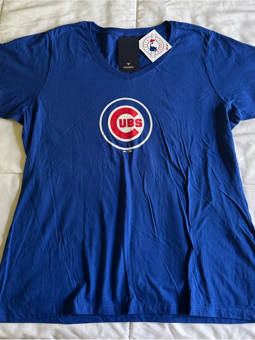 Fanatics Blue Chicago Cubs V-Neck Tee with Red & White Logo Sz L NWT 100% Cotton